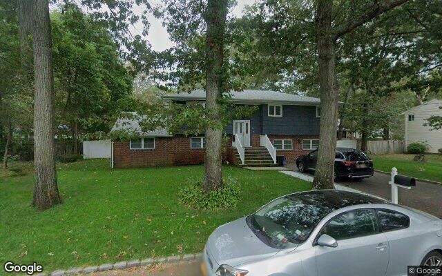 56 Rockland Ave, West Babylon, NY 11704