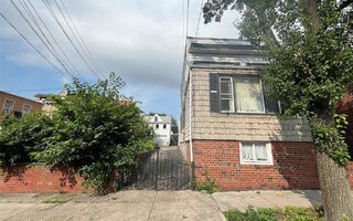 5611 Remsen Pl, Maspeth, NY 11378