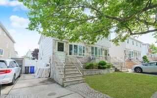 57 Bowling Green Pl, Staten Island, NY 10314