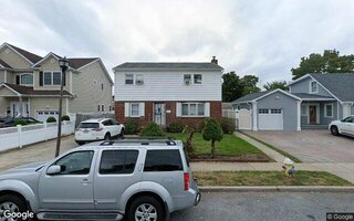 582 Liberty St, Uniondale, NY 11553