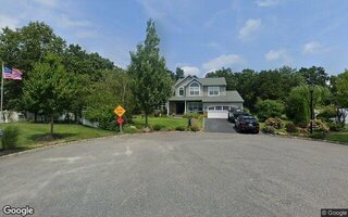 6 Melissa Ct, Miller Place, NY 11764