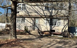 6 Bullard St, Mastic, NY 11950