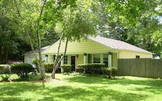 6 Mount Snow Ln, Coram, NY 11727
