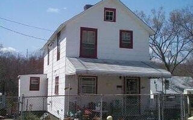 6 Stanco St, Glen Cove, NY 11542