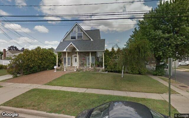 60 Woodward Pkwy, Farmingdale, NY 11735