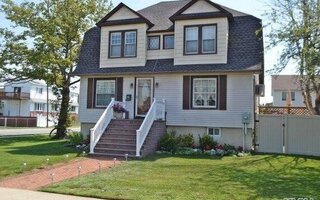 611 S Long Beach Ave, Freeport, NY 11520