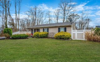 626 Provost Ave, Bellport, NY 11713