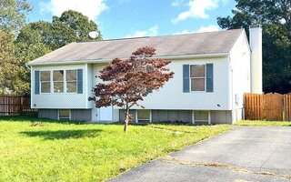 629 N Dunton Ave, Patchogue, NY 11772