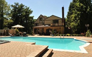 63 E Deer Park Rd, Dix Hills, NY 11746
