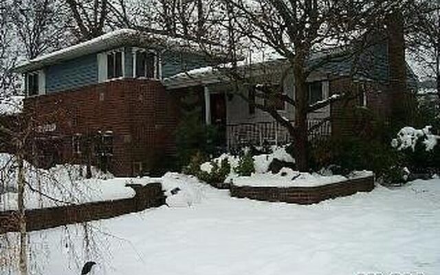 632 Bond Ct, Merrick, NY 11566
