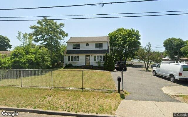 64 Doolittle St #2ndFloorApt, Brentwood, NY 11717