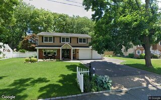 65 Byron Way, Oakdale, NY 11769