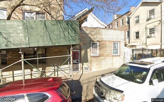 661 E 228th St, Bronx, NY 10466 (Porch)