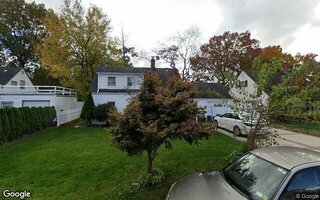 664 Bryant St, Westbury, NY 11590