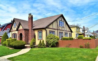 67 Lawrence Ave, Lynbrook, NY 11563