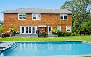 68 Sandy Hollow Rd, Southampton, NY 11968