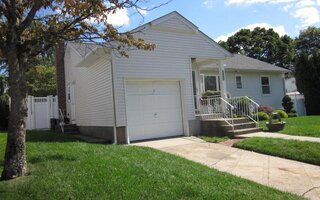 681 Bryant St, East Meadow, NY 11554
