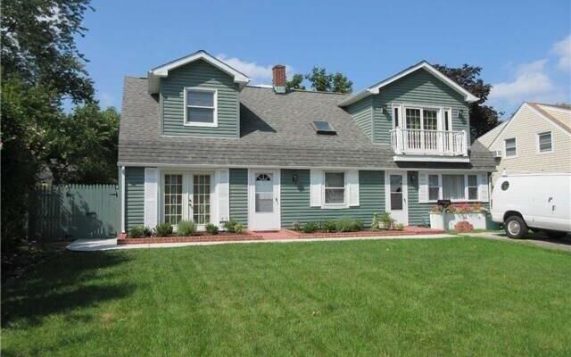 683 Irving St, Westbury, NY 11590