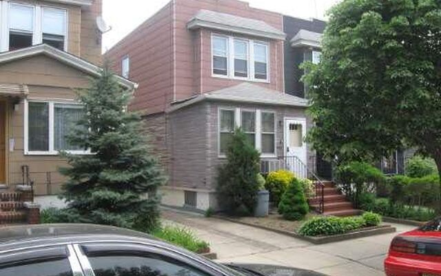 69-37 68th St, Ridgewood, NY 11385