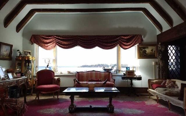 69 Cornwells Beach Rd, Port Washington, NY 11050 (Living Room)