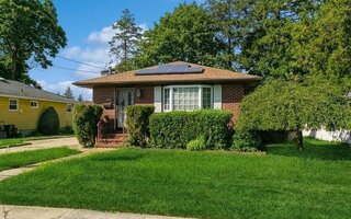 691 New St, Uniondale, NY 11553