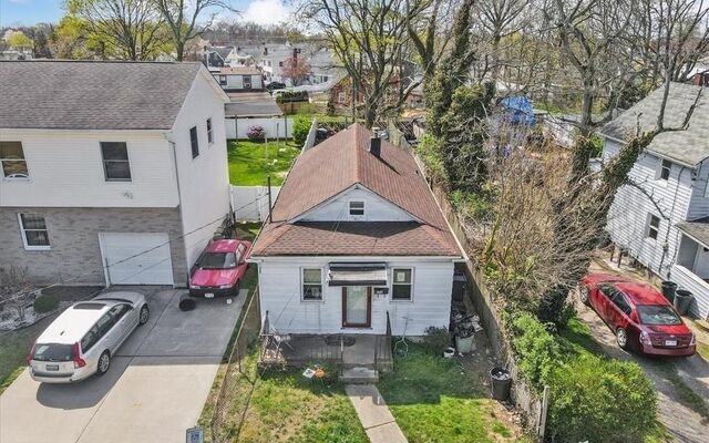 692 Beck St, Uniondale, NY 11553 (House View)