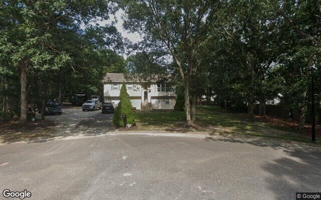 7 Iowa St, Selden, NY 11784