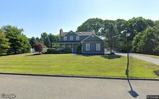 7 Muellers Ln, Yaphank, NY 11980