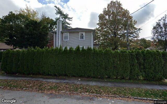 700 Roman Ave, Westbury, NY 11590