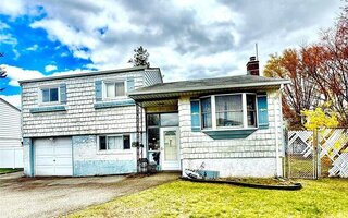71 Jamaica Ave, Plainview, NY 11803