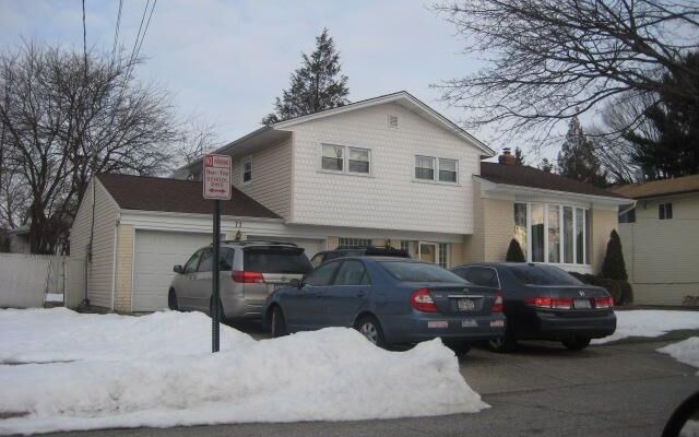 73 Cedar Rd, Westbury, NY 11590