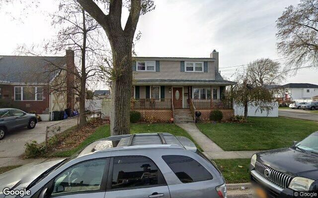 74 Miramar Blvd, Lindenhurst, NY 11757 (Yard)