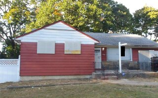 747 Janos Ln, West Hempstead, NY 11552