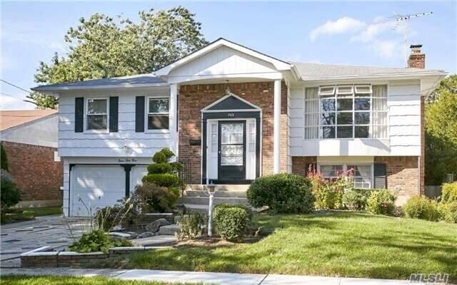 763 Marilyn Ln, Baldwin, NY 11510