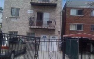 781 E 211th St, Bronx, NY 10467
