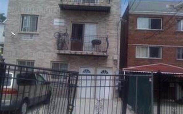 781 E 211th St, Bronx, NY 10467 (Condo)