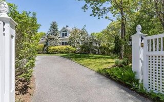 8 Joshuas Path, East Hampton, NY 11937