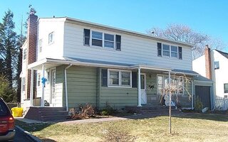 8 Derby Rd, Hicksville, NY 11801