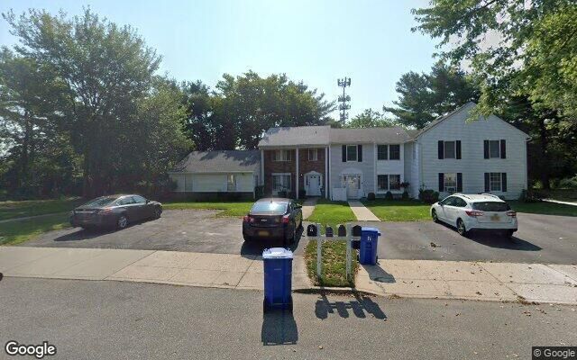 8 Lexington Ct, Coram, NY 11727