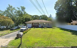 80 Chestnut St, Brentwood, NY 11717