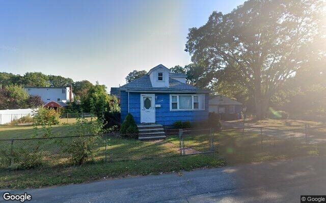 80 Claremont Ave, West Babylon, NY 11704