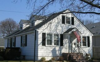 801 Park Ave, Westbury, NY 11590