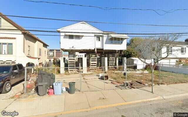 83 California Pl N, Island Park, NY 11558