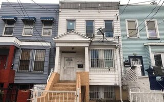 831 Jennings St, Ny, NY 10459