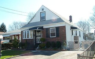 842 Brush Hollow Rd, Westbury, NY 11590