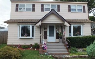 850 Waverly Pl, Baldwin, NY 11510