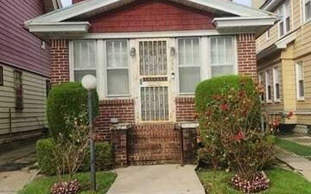 850 E 39th St, Brooklyn, NY 11210