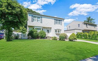 858 Mayer Dr, Wantagh, NY 11793