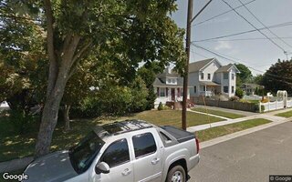 9 4th St, Farmingdale, NY 11735