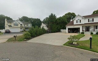 9 Arctic Ct, Farmingville, NY 11738